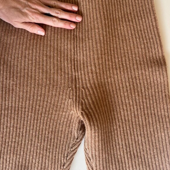 Mira Knitted Biker Short - Picture 6 of 8